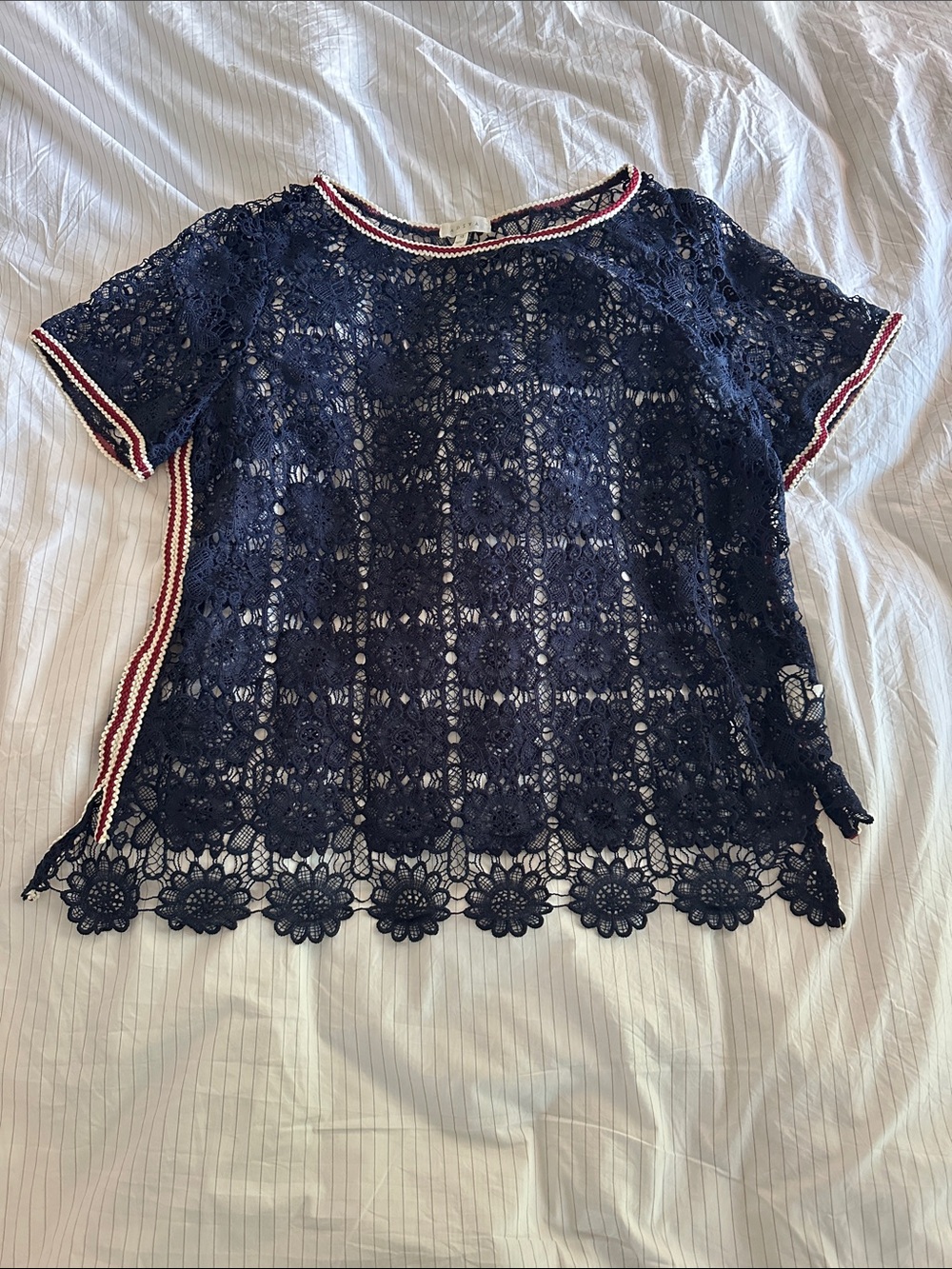 Adiva - Navy Floral Crochet Lace Short Sleeve Top - 1X